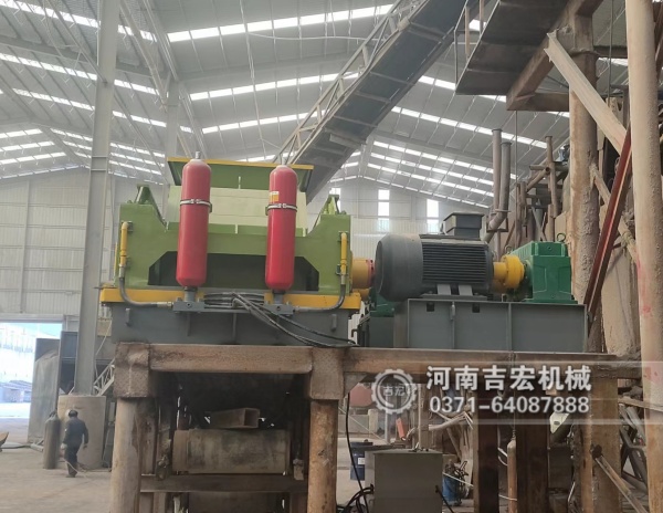 粒度精準控制：金尾礦對輥破碎機如何實現(xiàn)高效回收的“關(guān)鍵一步”！