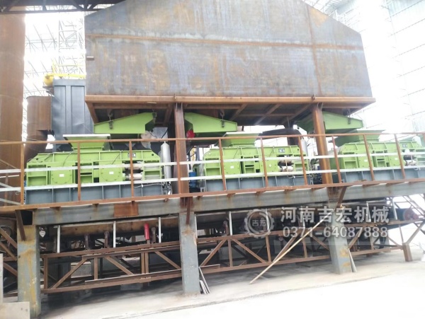 機(jī)制砂粒度總不達(dá)標(biāo)？大型對(duì)輥制砂機(jī)：顆粒均勻級(jí)配好,攪拌站搶著要!